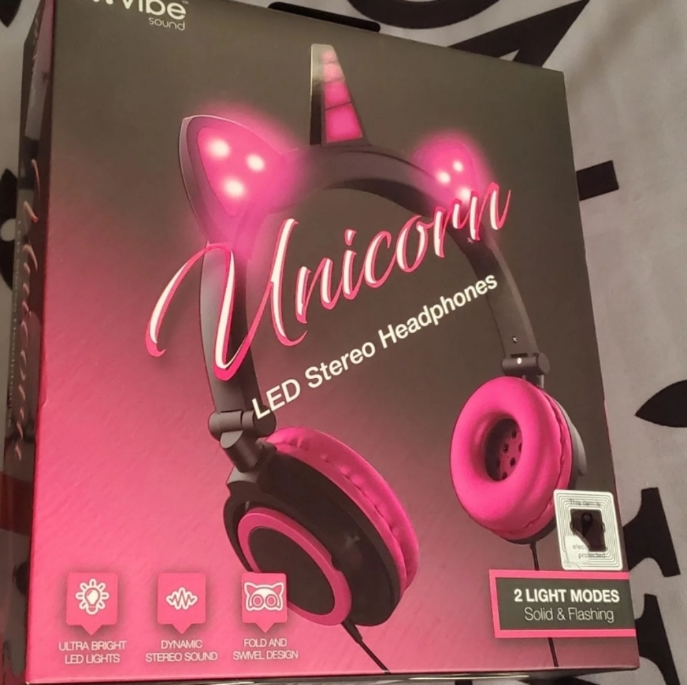 Unicorn ❤ LED Headphones